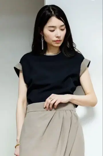 Deres Brynn/breezy tops 블랙