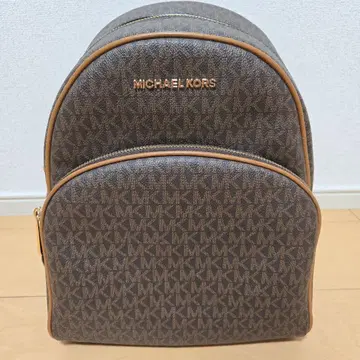 마이클코어스 MK 로고 브라운 백팩