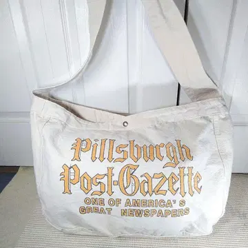 뉴스 페이퍼백 Pittsburgh Post-Gazette