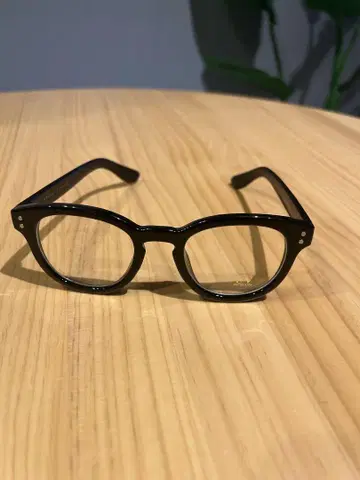 보스턴형 블랙 안경