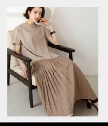 베이지 반팔 티셔츠 원피스