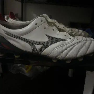 Mizuno 화이트 스파이크 슈즈