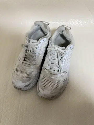 HOKA 스니커즈 화이트 27cm