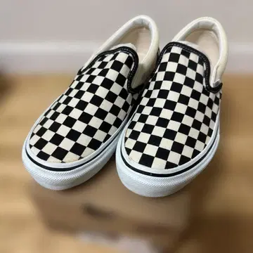Vans V98CLA 블랙/화이트 체크 슬립온 23.5cm