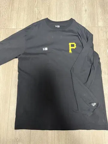 뉴에라 블랙 P 로고 티셔츠 2XL