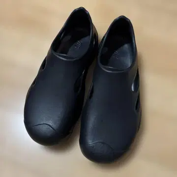 자라 블랙 크로그 샌들