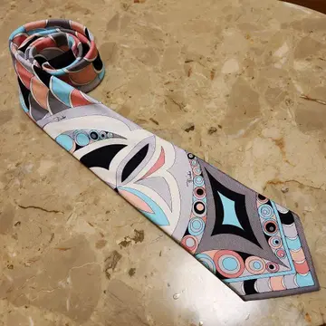 새상품급 넥타이 에밀리오 푸치 EMILIO PUCCI 기하학 패턴