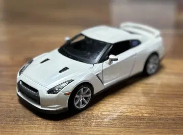 Maisto (마이스트) 2009 Nissan GT-R 1/24 화이트