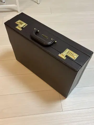 가죽 아타셰 케이스 새상품급 officer