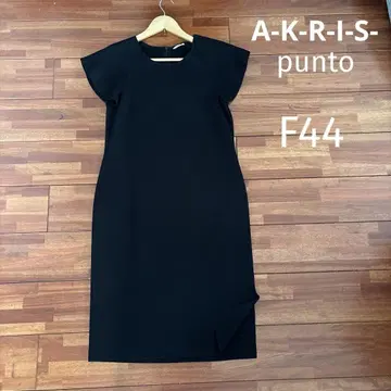 A-K-R-I-S- punto 아크리스 푼토 원피스 블랙 니트
