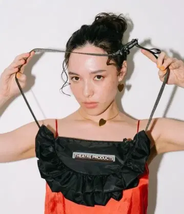 나일론 프릴 라운드 숄더백 M
