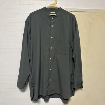 다크 그레이 밴드 카라 셔츠