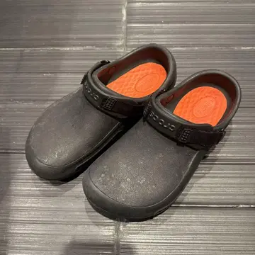 Crocs 블랙 비스트로 라이