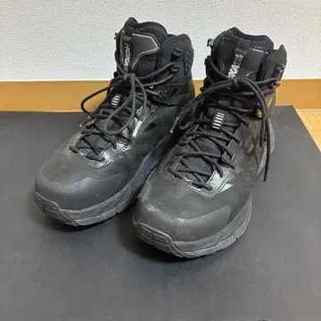 HOKAONEONE SKY KAHA 블랙 26.5cm