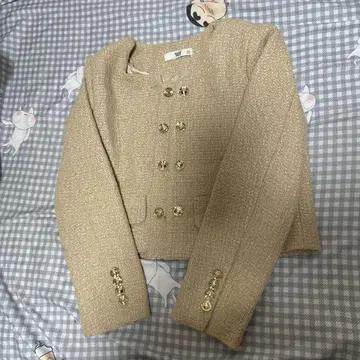 베이지 테일러드 자켓 골드 버튼