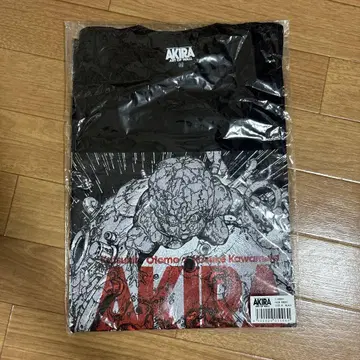 AKIRA 그래픽 티셔츠 블랙