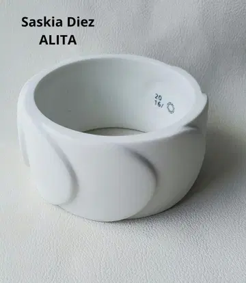 Saskia Diez 사스키아 디츠 비늘 팔찌 도자기 주얼리