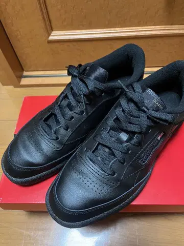 리복 CLUB C 85 블랙 27cm 새상품급