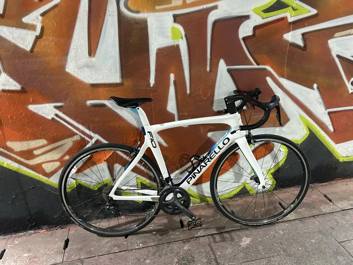 Pinarello Dogma F10 Road Bike, Rare Color Mold