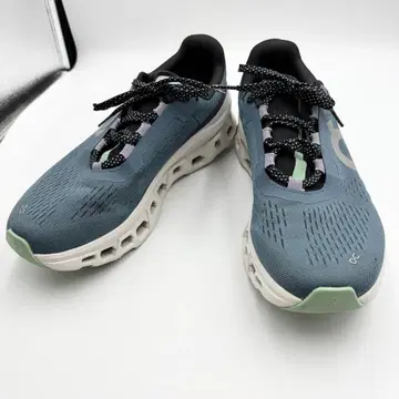 on 클라우드 몬스터 스니커즈 27cm