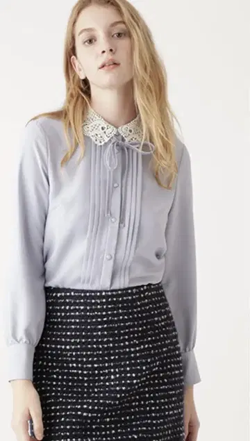 JILL STUART 질스튜어트 마들렌 카라 부착 블라우스