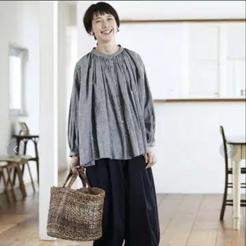 써니클라우드 개더 블라우스