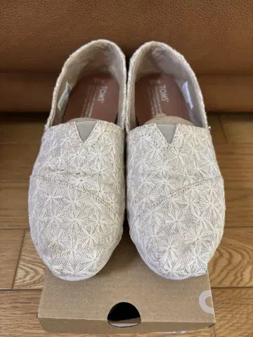 TOMS 슬립온 24.5cm