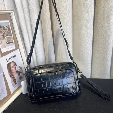 크로커다일 패턴 블랙 숄더백