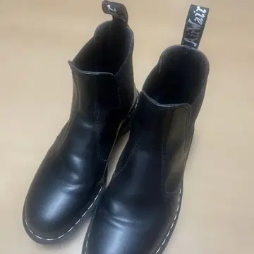 Dr.Martens 화이트 스티치 첼시 부츠