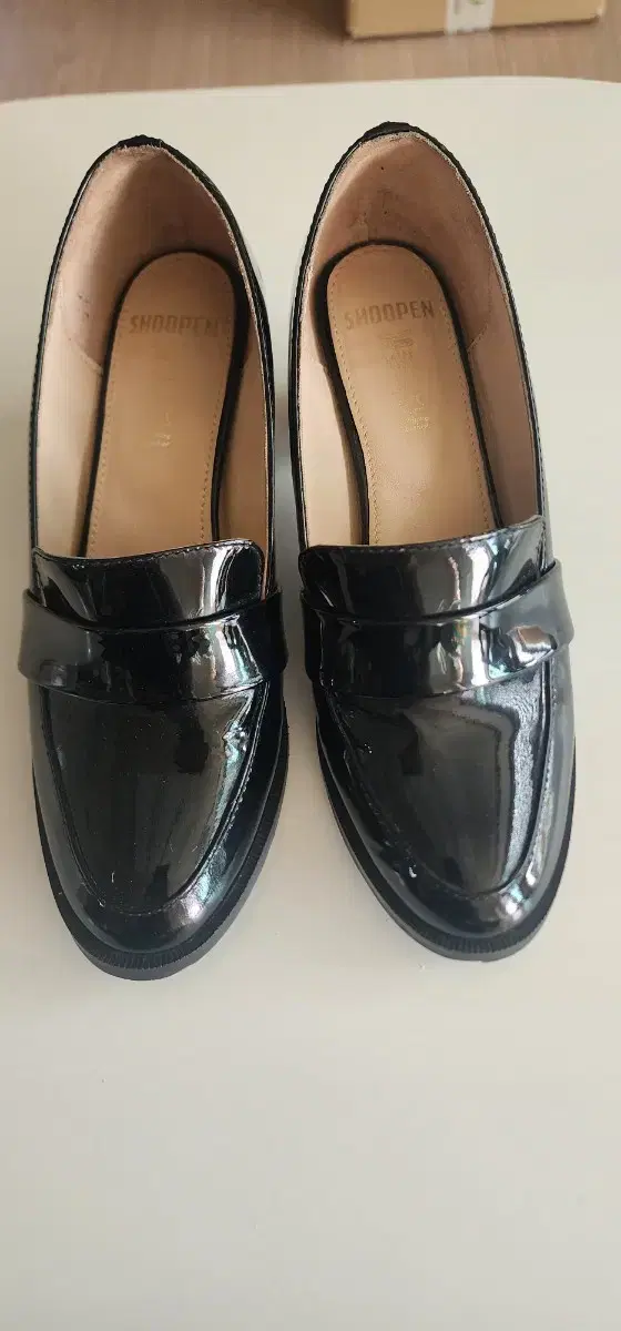 SHOOPEN Enamel Loafer Heel