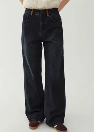 미들 허리 스웨이드 디자인 스트레이트 데님 [Fano Studios]