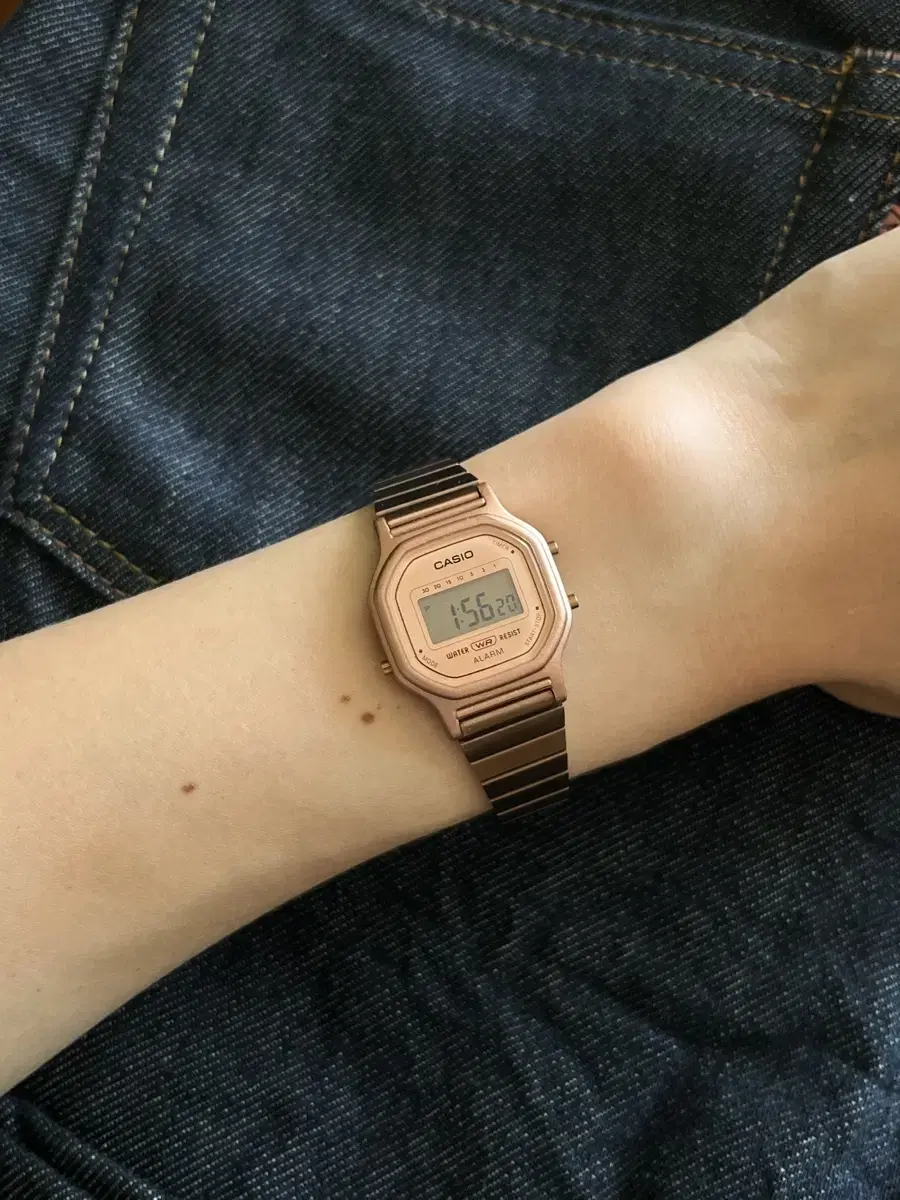 [Worn Once] Casio Rose Gold Vintage Watch