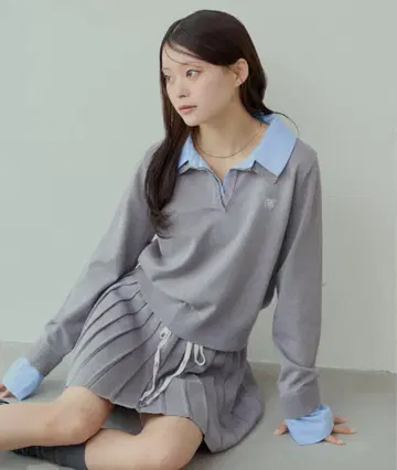 chico 자수 카라 부착 폴로 니트 그레이