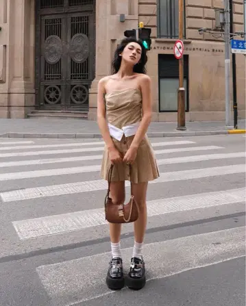 자라 베이지 캬바쿠라 플레어 스커트
