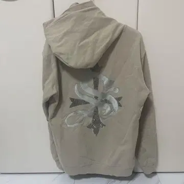 베이지 후드 부착 후드티 장식 디자인
