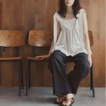 리본 포함 슬리브리스 튜닉 라이트 그레이