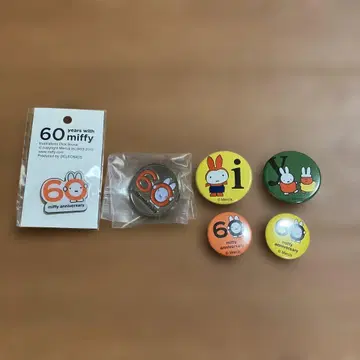 미피 60주년 기념 핀 배지