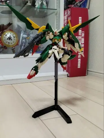 HGBF 건담 페니체 리나시타