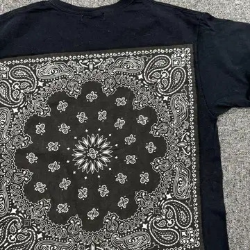 596 프릭스스토어 반다나 패턴 블랙 반팔 T셔츠