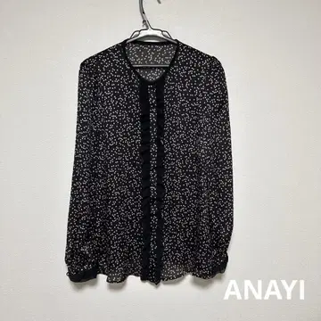 아나이 ANAYI 쉬폰 블라우스 블랙과 화이트 별 패턴
