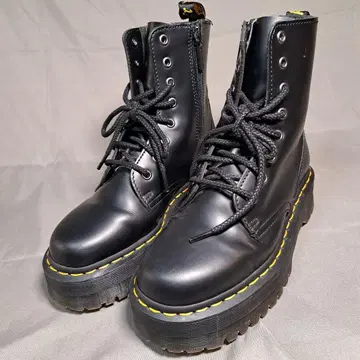 닥터마틴 Dr.Martens JADON 8홀 부츠 통굽 24cm