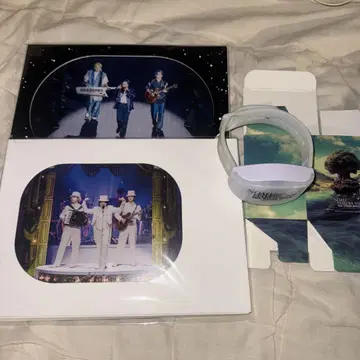 Mrs. GREEN APPLE 라이트 밴딩 사진