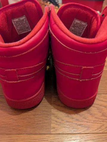빨간색 하이컷 스니커즈 MADfoot!