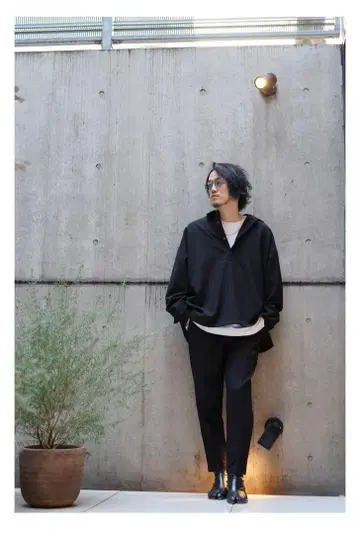 MB 카라 부착 풀오버 블랙 L