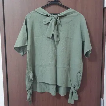 AS KNOW AS ANY WEAR 리본 포함 셔츠