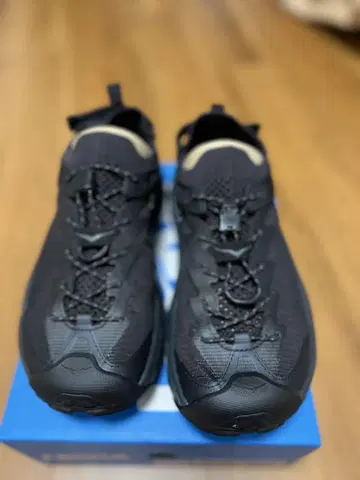 HOKA 트레일 러닝화 블랙