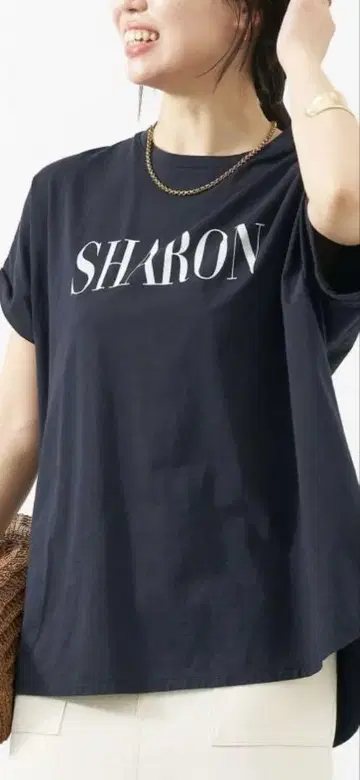 MICA&DEAL SHARON" 로고 헴 라운드 T-셔츠