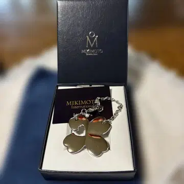 MIKIMOTO 새상품 실버 클로버형 키링 펄 장식