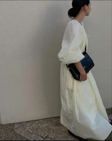ETRE TOKYO 오픈 백 개더 원피스