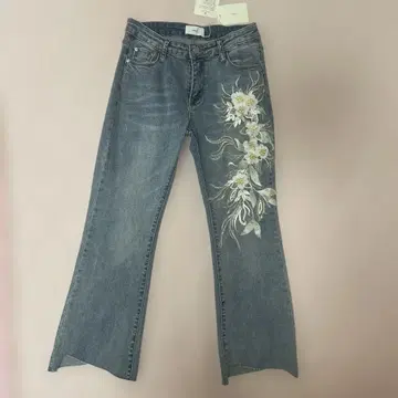 카와이 꽃무늬 자수 데님 플레어 팬츠